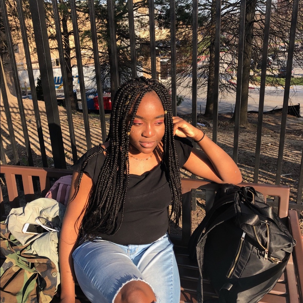 Meet your Posher, Naya